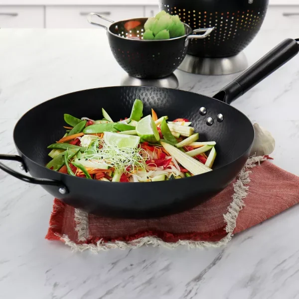 Hammered 13 Inch Heavy Gauge Carbon Steel Wok in Black